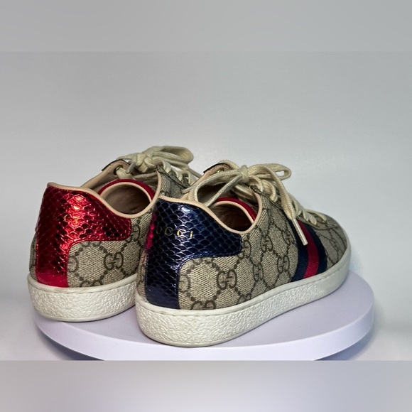 Gucci Women's Ace GG Supreme Low Top Sneakers - Picture 6 of 14